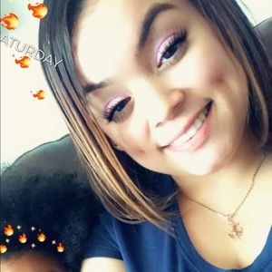 Meet your Posher, Yesenia